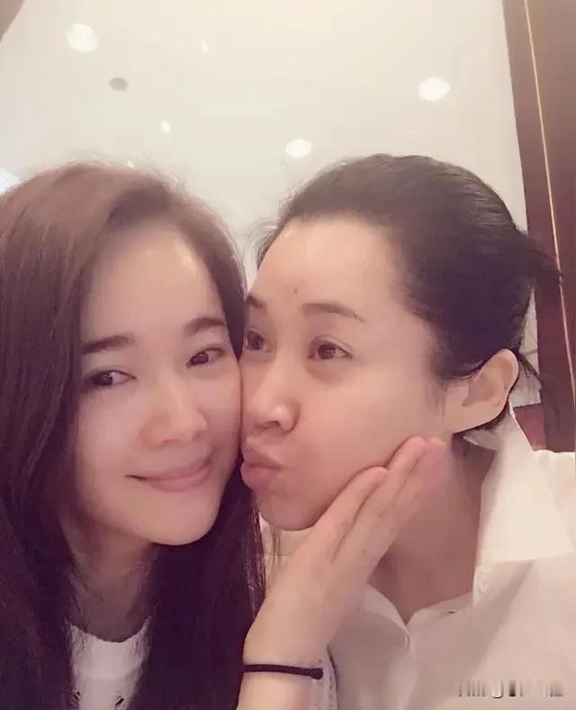 谁更胜一筹？许晴，左小青，两湖美女，楚之地。一代女神左小青 左小青闺蜜合照 许晴