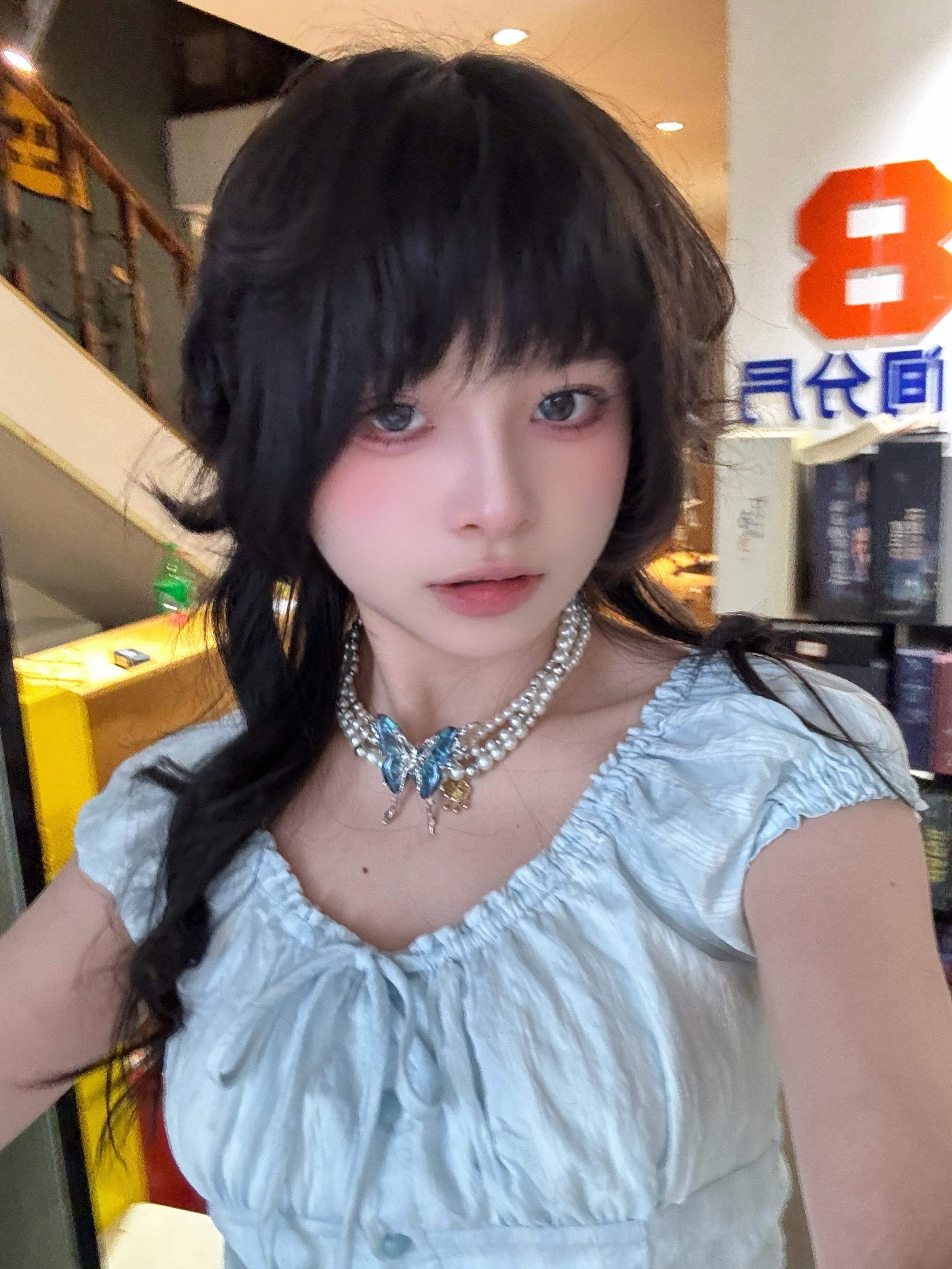 短发 甜妹