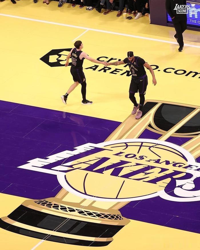 NBA季中锦标赛西部局势：布克另类绝杀，火箭有戏，掘金快船出局
季中锦标赛西部小