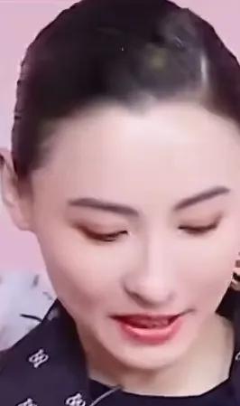 单亲妈妈张柏芝：在困境中绽放的母爱之花
 
在娱乐圈的聚光灯下，谢霆锋开演唱会邀