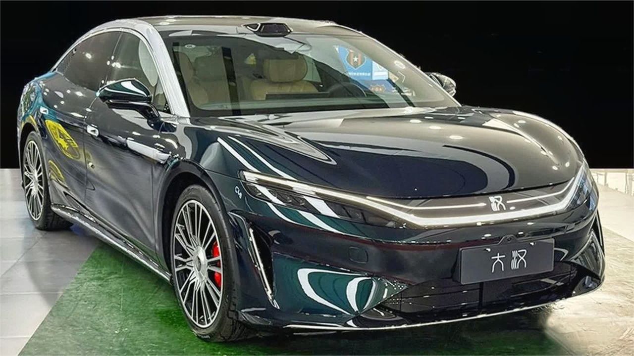 2026款 比亚迪 大汉 - 1008公里续航旗舰轿车