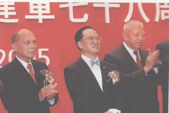 2005年8月1日，驻香港部队在中环军营举办酒会，庆祝建军78周年。全国政协副主