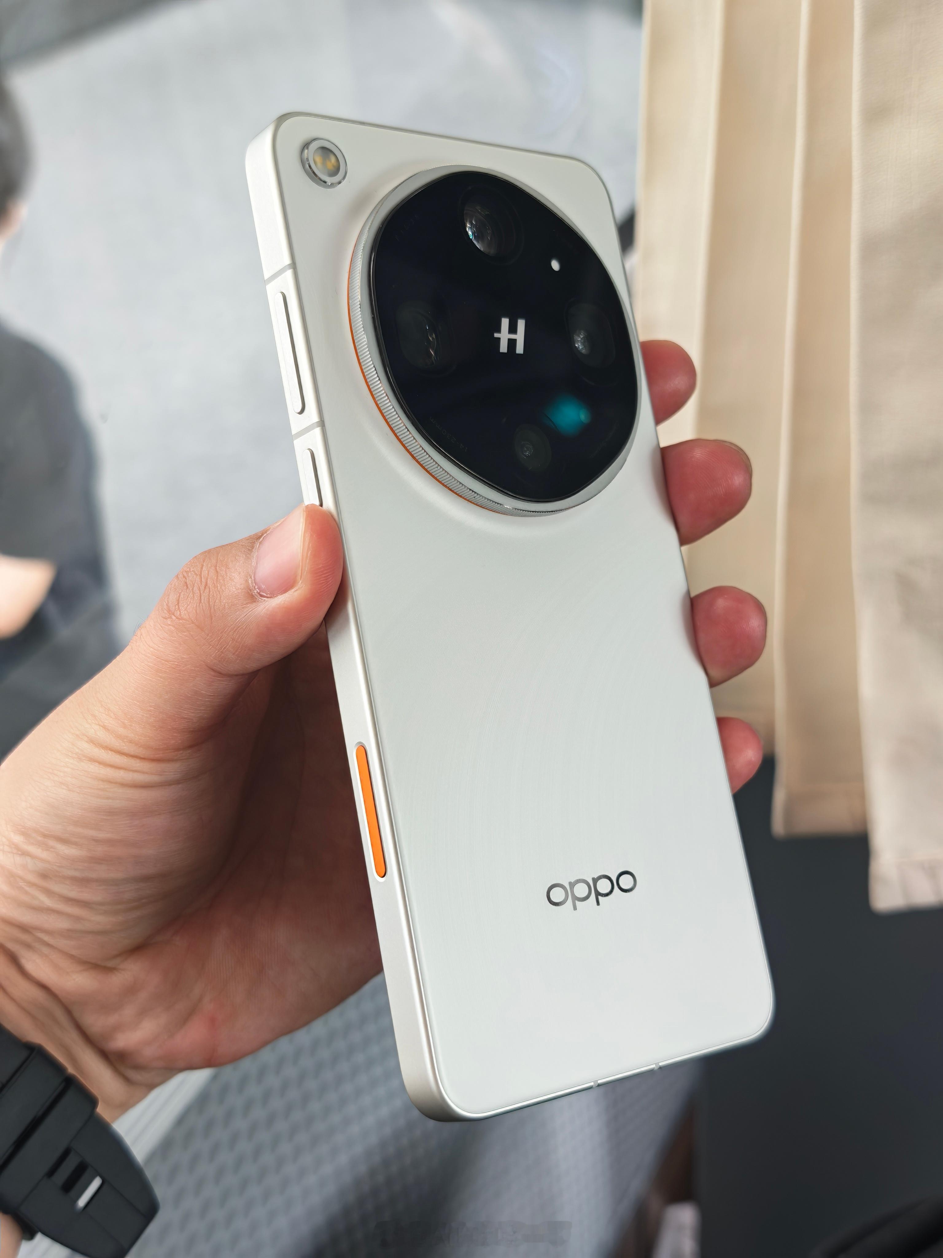 昨天也感受了一下辰哥的OPPO Find X9 Ultra，这一代“哈苏”为摄影