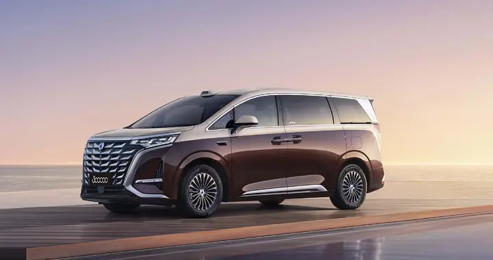 闪电快讯｜腾势D9成为全球首款达成第30万辆交付的新能源MPV