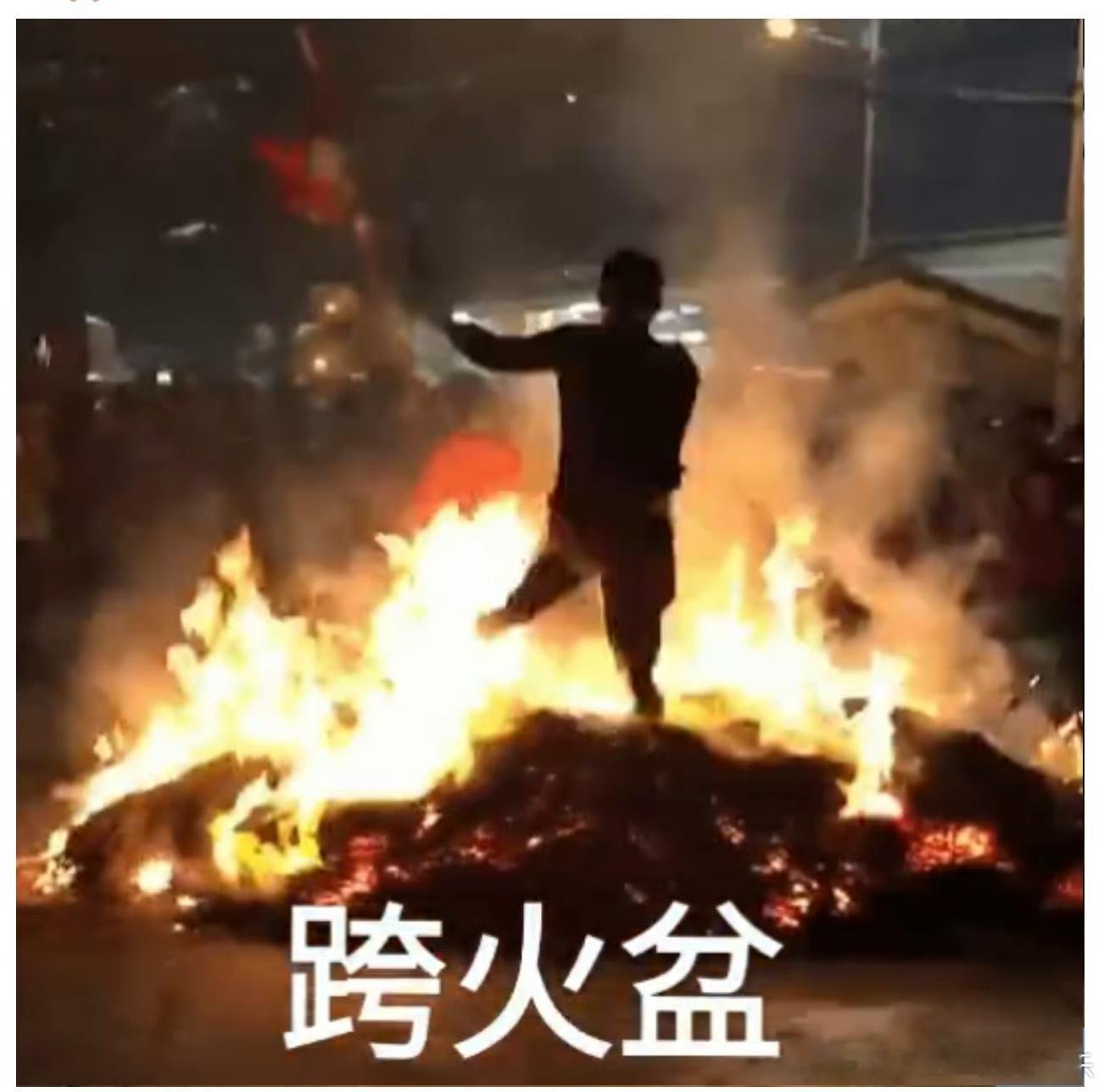 赵露思换了想了十年的发色 你是真爱过年，跨年你出来跳跳跳，春节你又出来跳跳跳，真