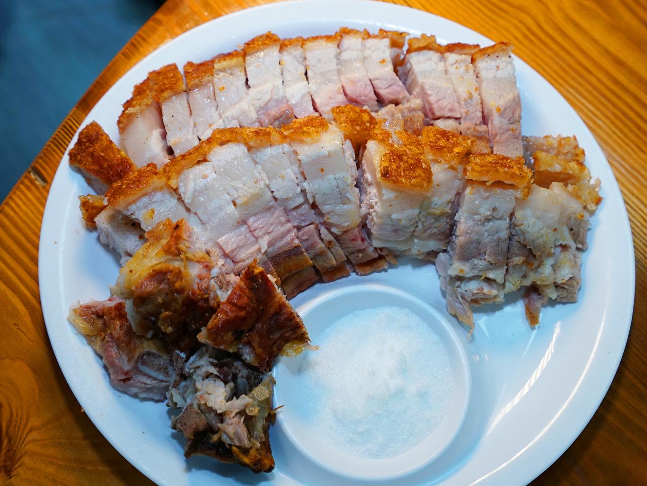 洲心烧肉和洲心大粥，是每一个清远人难忘的美食，更是大湾区游客来清远必吃的非遗美食