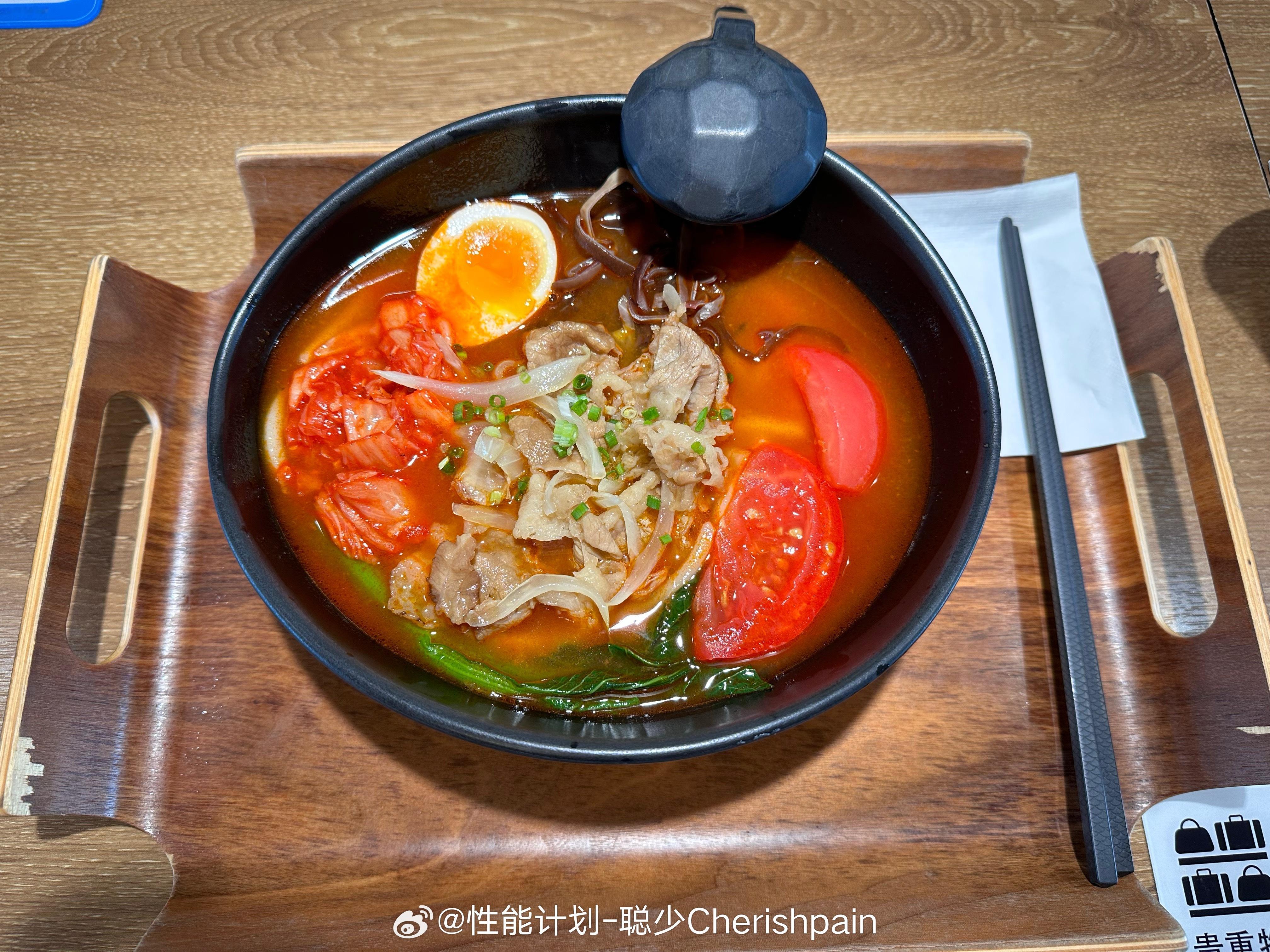 机场马萨一口 ，希望今天阅兵一切顺利 ​​​