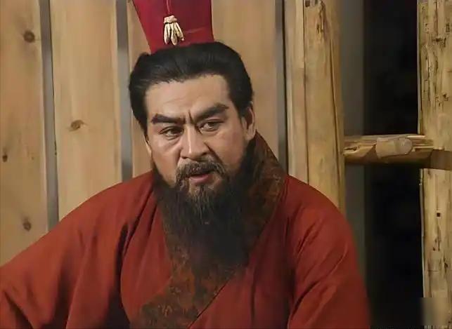 从"衣带诏"到官渡决战，东汉末年，权力格局的历史转折
公元二百年冬天，袁绍十万大