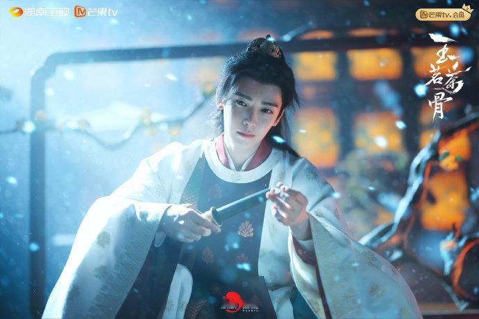 侯明昊陆江来雪刃藏锋写真 侯明昊眼底燎原的火掌心的韧劲 侯明昊陆江来雪刃藏锋写真