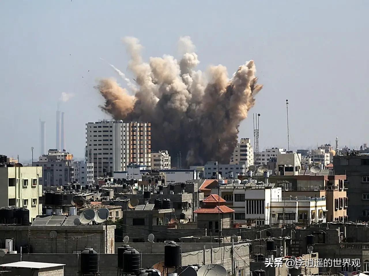 王毅在就伊朗局势答问时说，拳头硬不等于道理硬，世界不能退回丛林法则。动辄使用武力