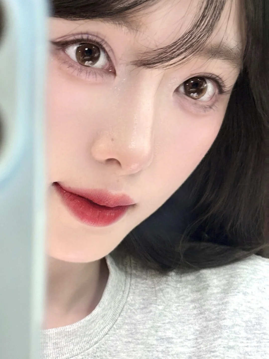 她和她琥珀色的眼睛👀