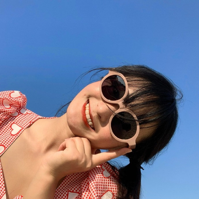 “走过坎坷，才知平安就好。” 