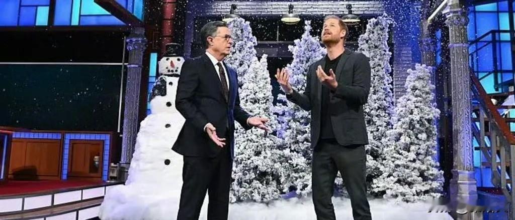 哈里王子胆儿太肥！上脱口秀怼特朗普：你们选了个国王？
 
这国际瓜吃得也太刺激了