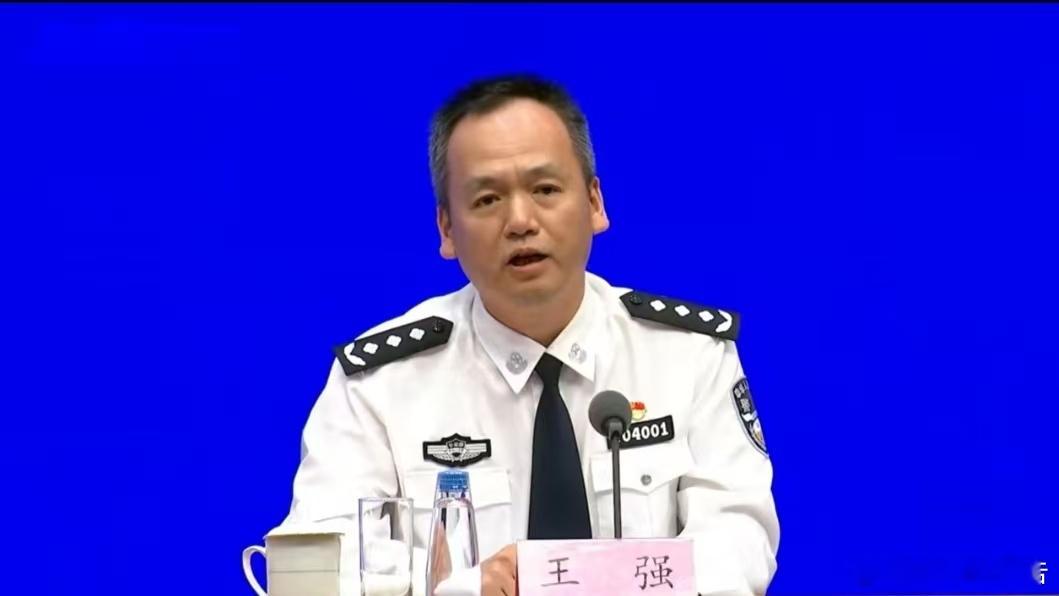 进一步加强智能驾驶规范管理7月23日，公安部交管局局长王强在国新办举行的“高质量
