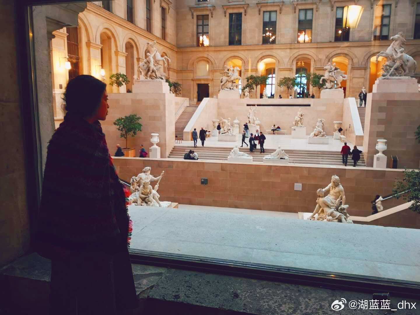 巴黎 