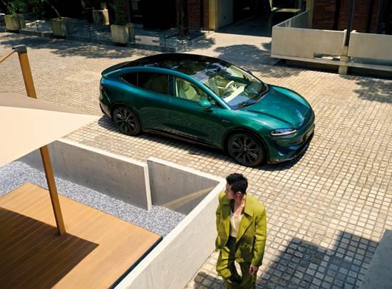 不止10万台交付，智界R7的品质答卷很扎实
智界R7累计交付10万台的成绩刷新纪