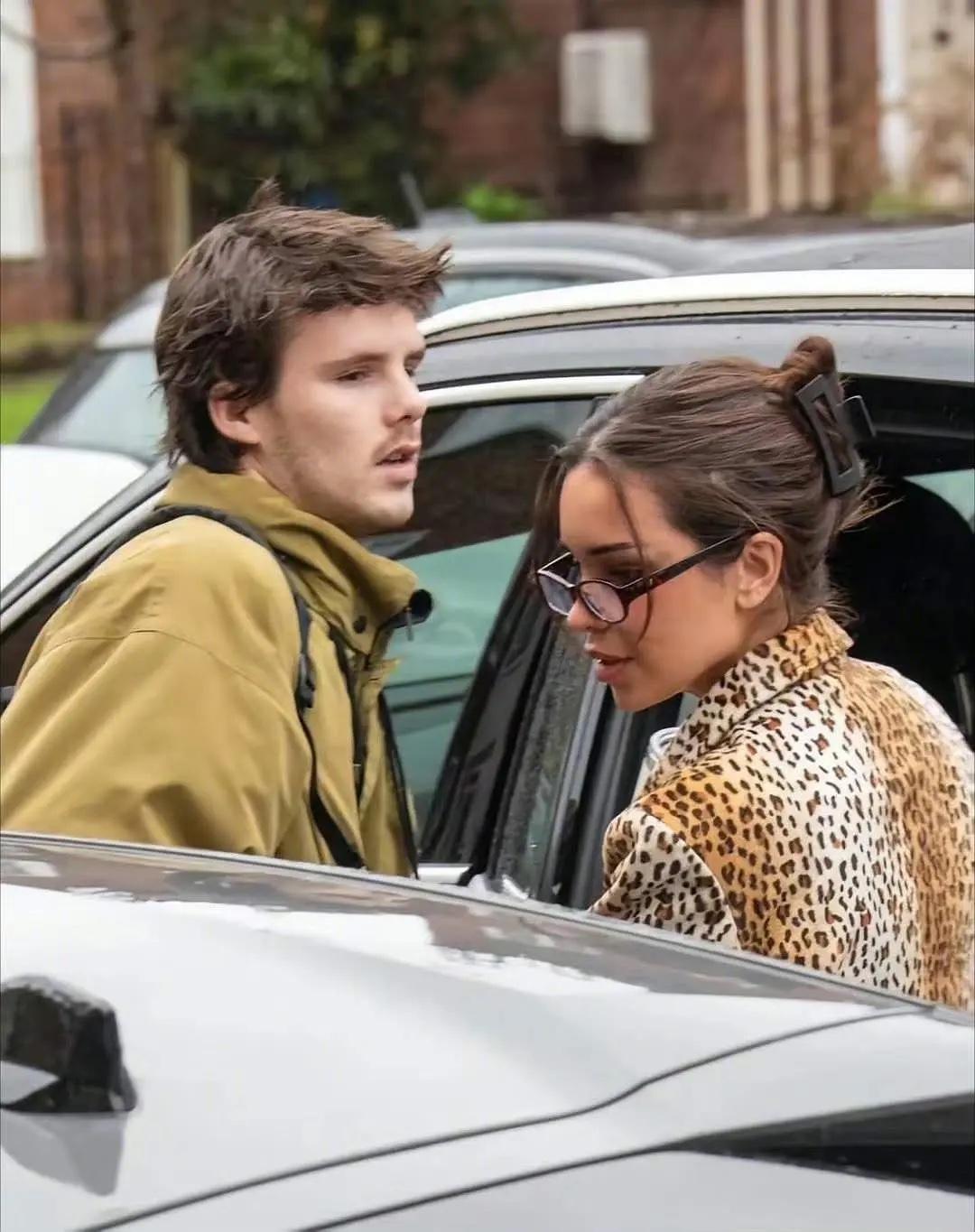 我我觉得贝克汉姆的小儿子，以后可能比大哥布鲁克林闹得还大 。他才19岁，就找了个