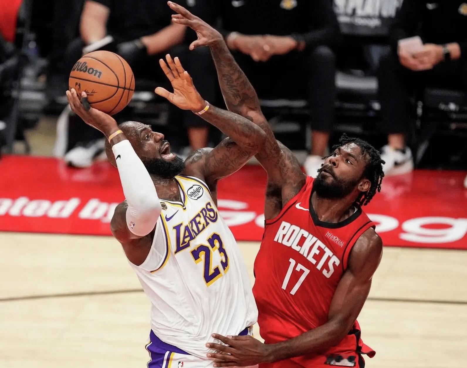 穷寇莫追，结合球员状态和裁判给的信号，这盘可以投了，换替补上来吧。湖人vs火箭