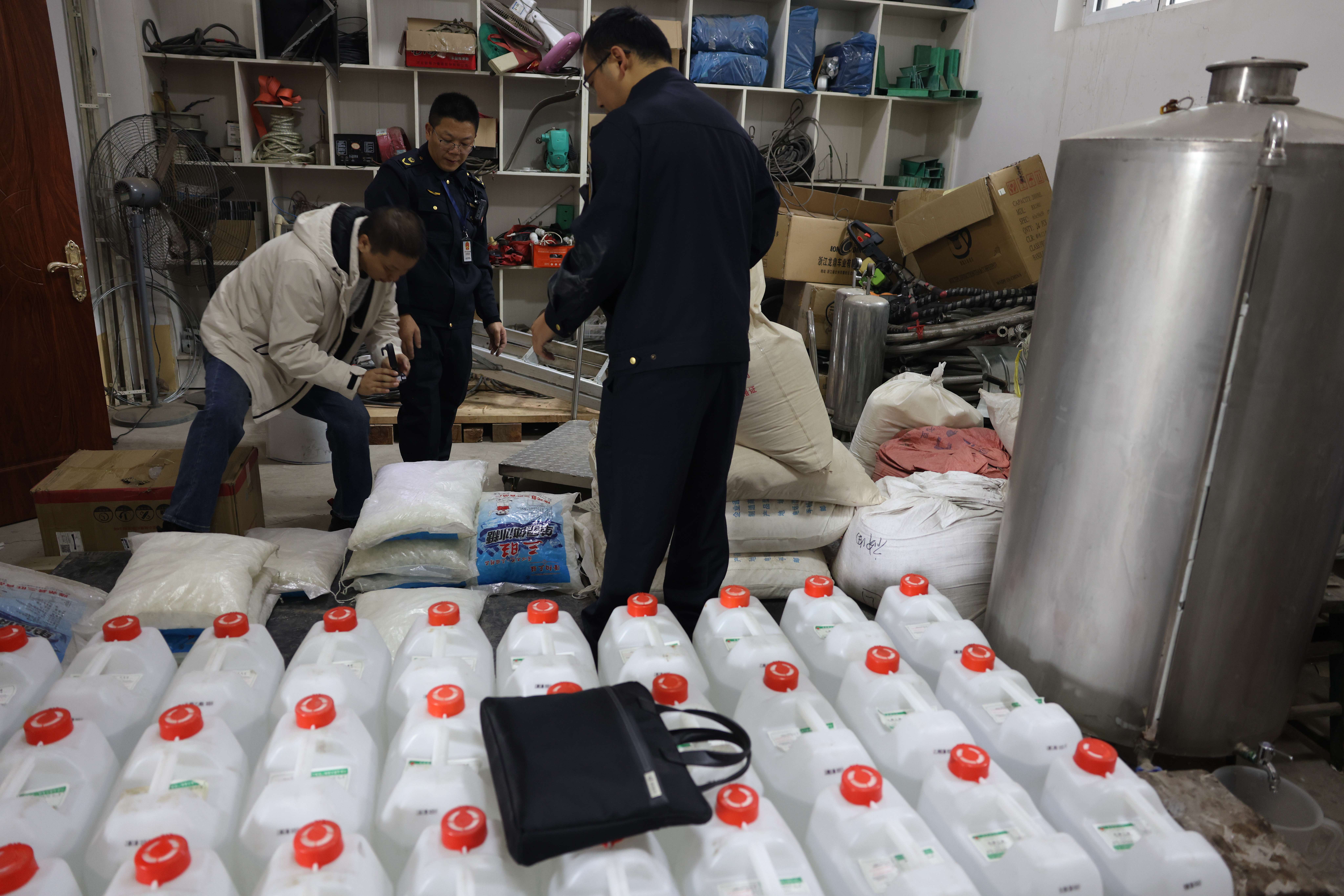 “剣南春”“五稂液”？高仿字体、包装做旧让“老酒”傍上名牌