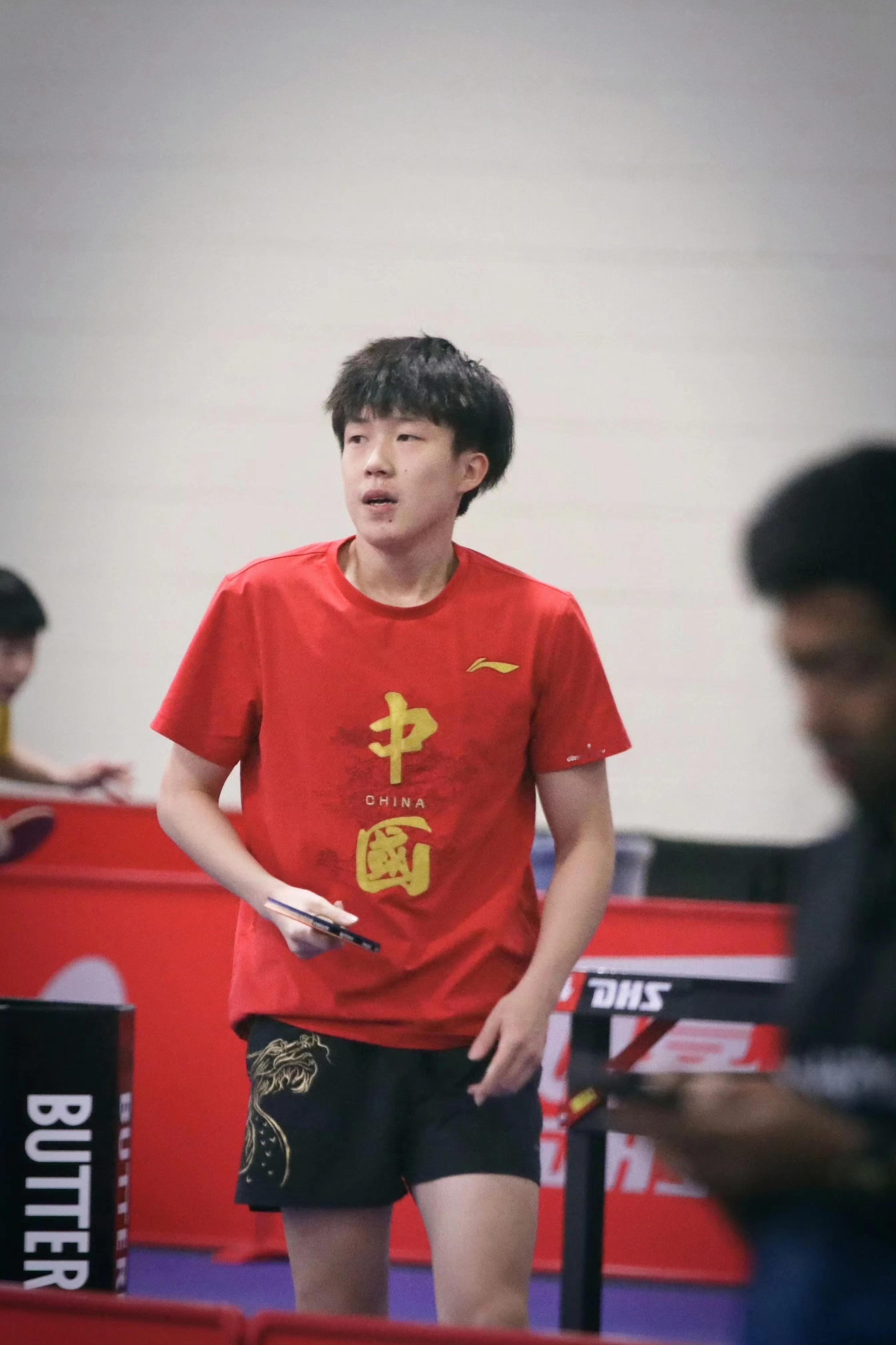 王楚钦  ❤️ 王楚钦加油  总有人山高路远，为你而来小王加油[全力以赴][全力
