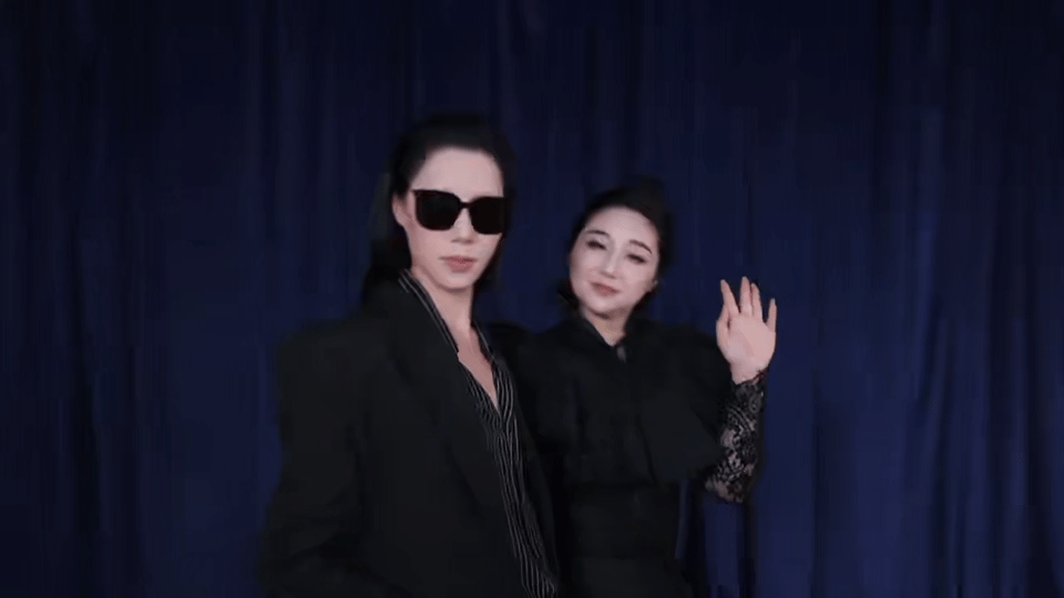 傅首尔爆改做自己的女王，黑裙傅妈杀疯了，这拽拽的劲儿我爱了！ ​​​