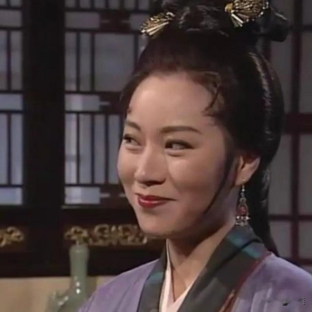 黄蓉比郭靖聪明太多，为啥武功不如郭靖

一，因为黄蓉太聪明，她完美继承了父亲黄药
