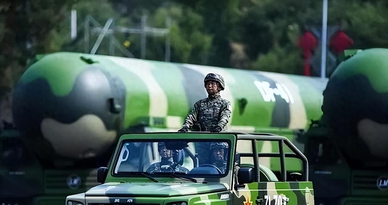 东风41的账本有多吓人，发射一次烧光小国军费，按下按钮毁掉多少未来。
东风41从