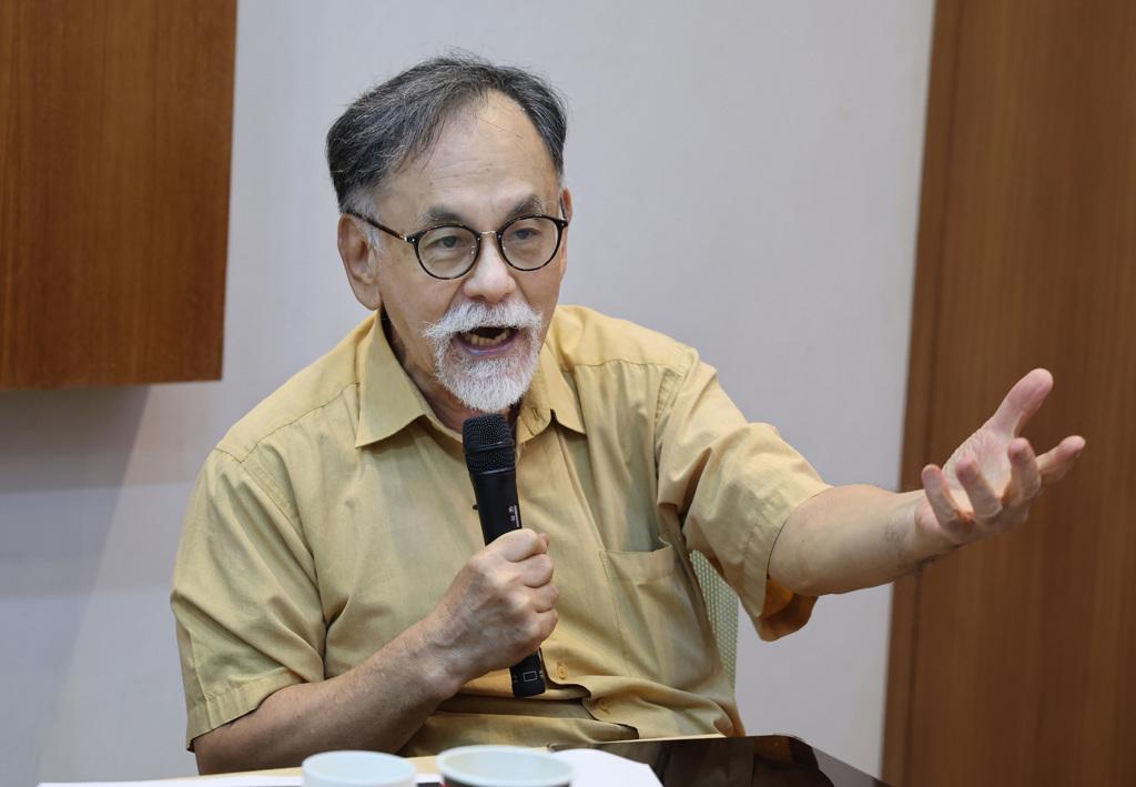 民进党总召柯建铭日前接受陈水扁专访时，提到大罢免时期，每周三都会与赖清德开会并进