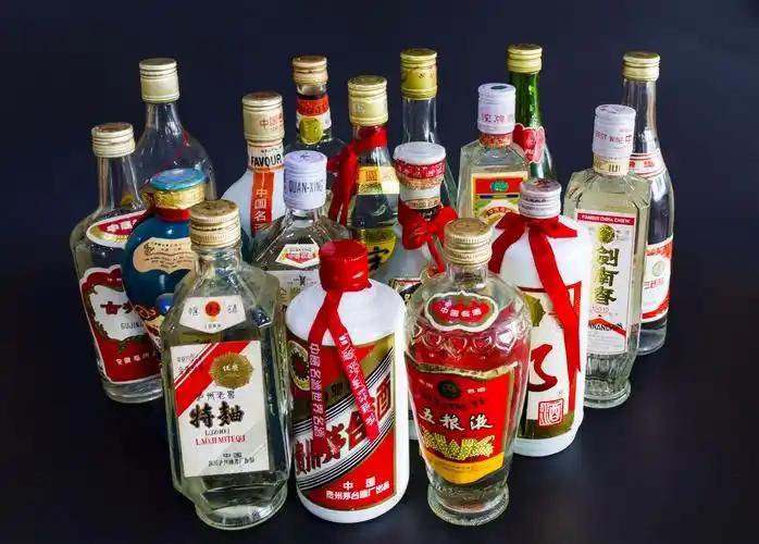 同样都是世界名酒，为什么说朗姆酒的出身是最寒酸的。
 
威士忌代表土地，白兰地代