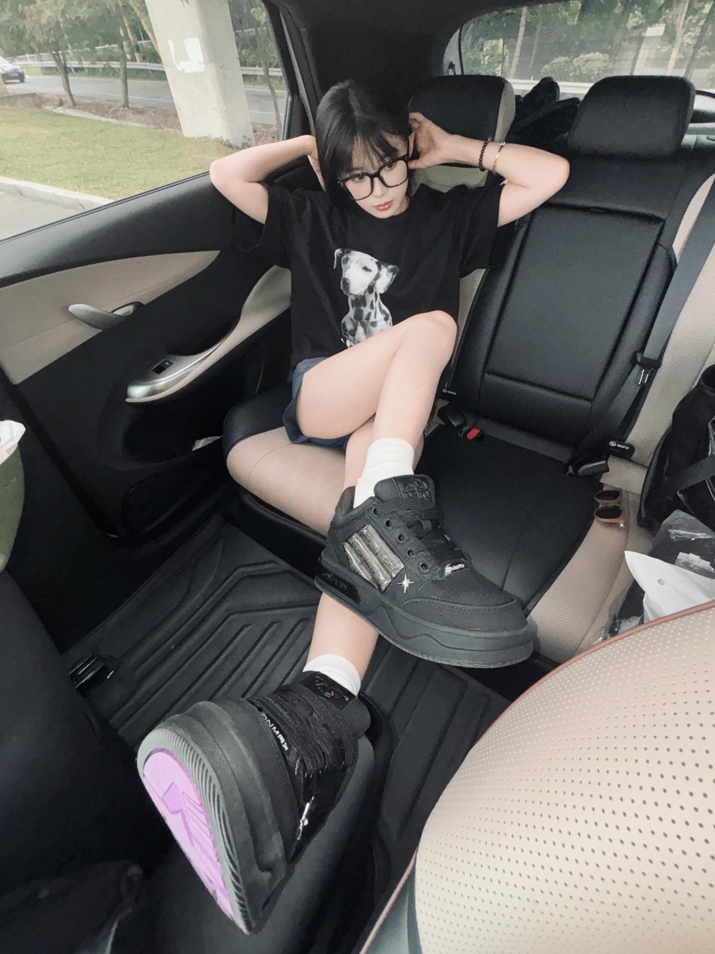没认识几天就说喜欢我 你很肤浅 但是很有品