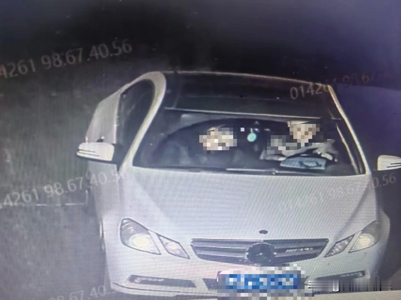 西宁奔驰男夜查冲卡，48小时后喜提14日拘留+1500元罚款套餐！

一脚油门妄