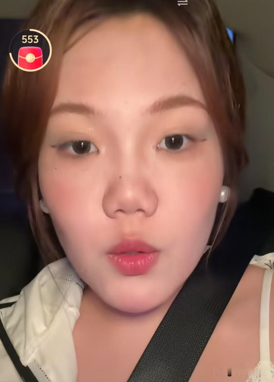 小妍最新的视频，彻底扭转了被动的局势。
        最新视频一直强调是都是洞