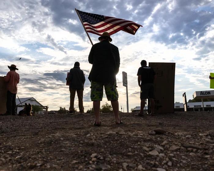 特朗普这回是真的要把德克萨斯给“切开”了！ 
 
在大弯国家公园（Big Ben