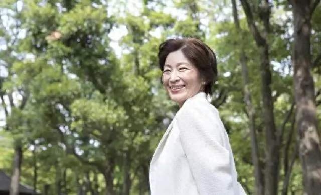 我大姐59岁，坚持快走10年，拿到体检报告那一刻，整个人愣住了