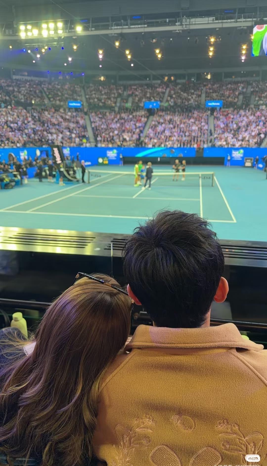 💖昆凌👩‍❤️‍👨周杰伦💖
心里暖暖的💖
	
周杰伦 昆凌