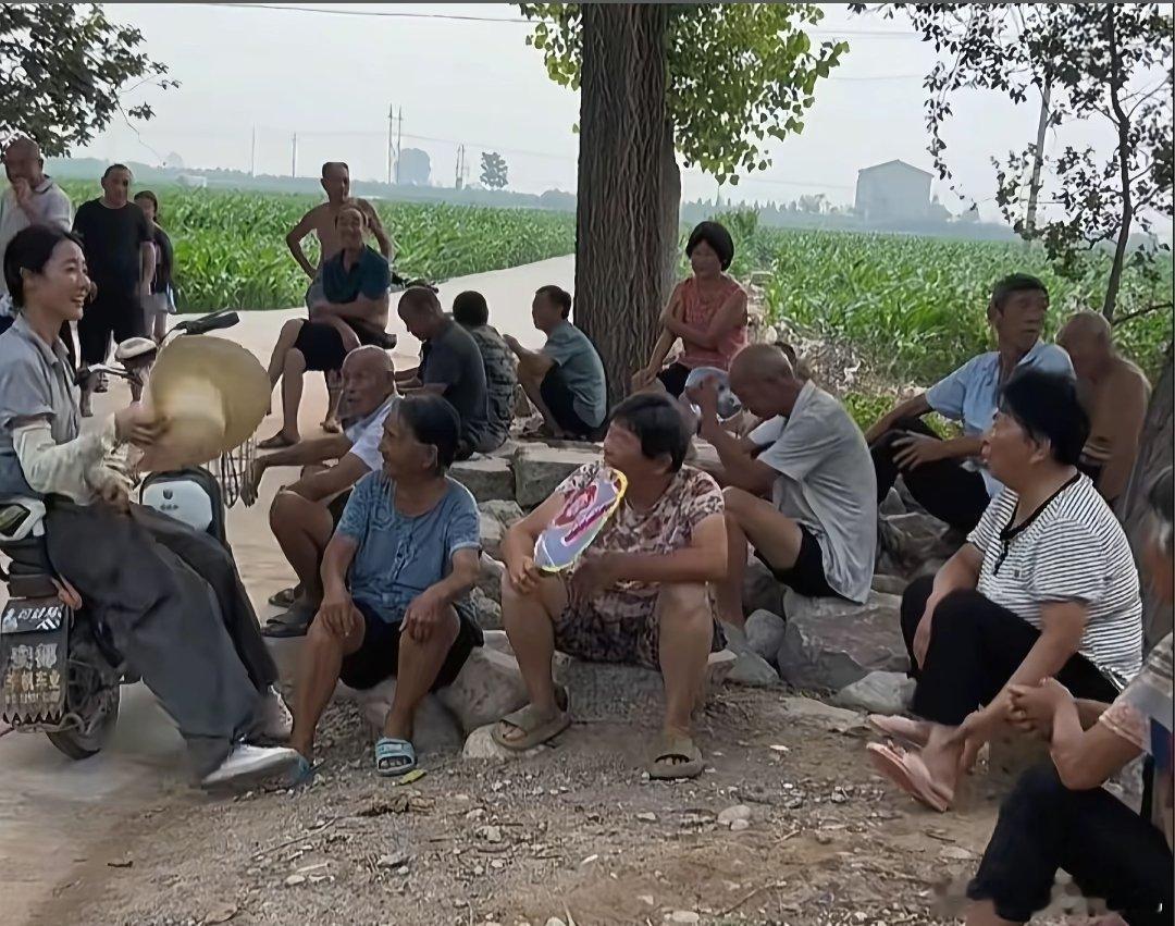 看了这张照片，可能就会理解为什么那么多人喜欢李福贵吧？ ​​​