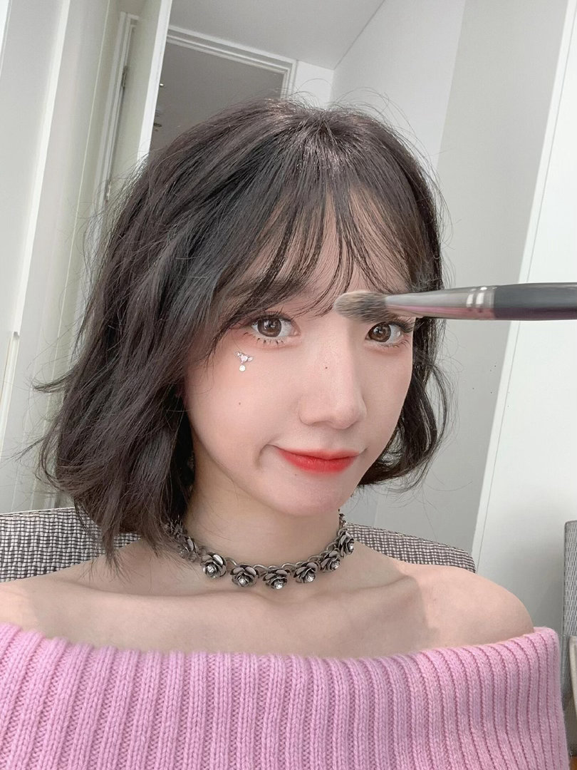 孟美岐恋爱 狗仔是真没活儿干了？28岁谈个恋爱怎么了，又没耽误搞事业。 