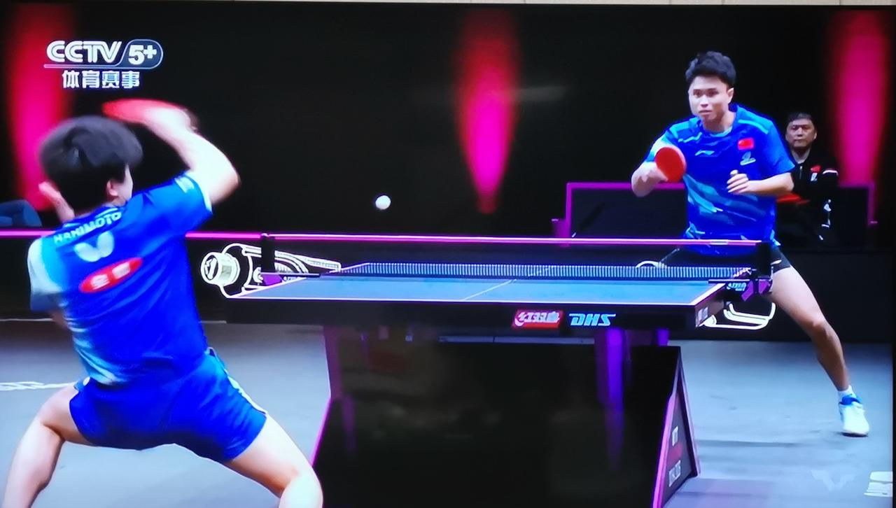 张本智和还是以速度和落点制胜，已连赢两局。