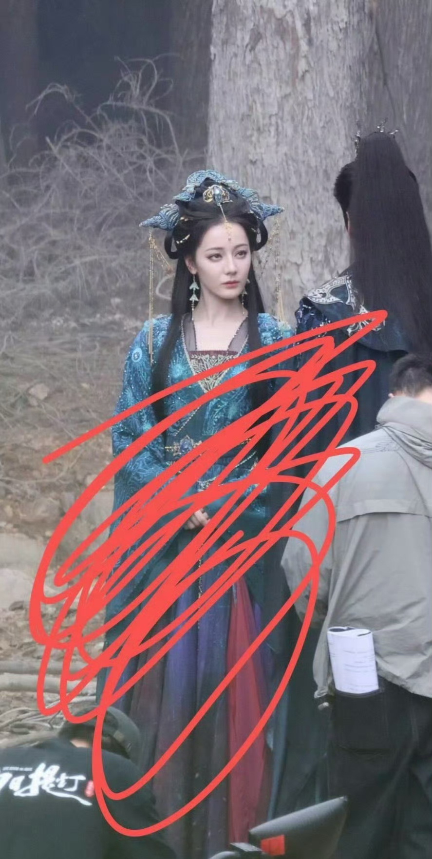 迪丽热巴这一次的造型为什么要在头上整两个牛角？ ​​​