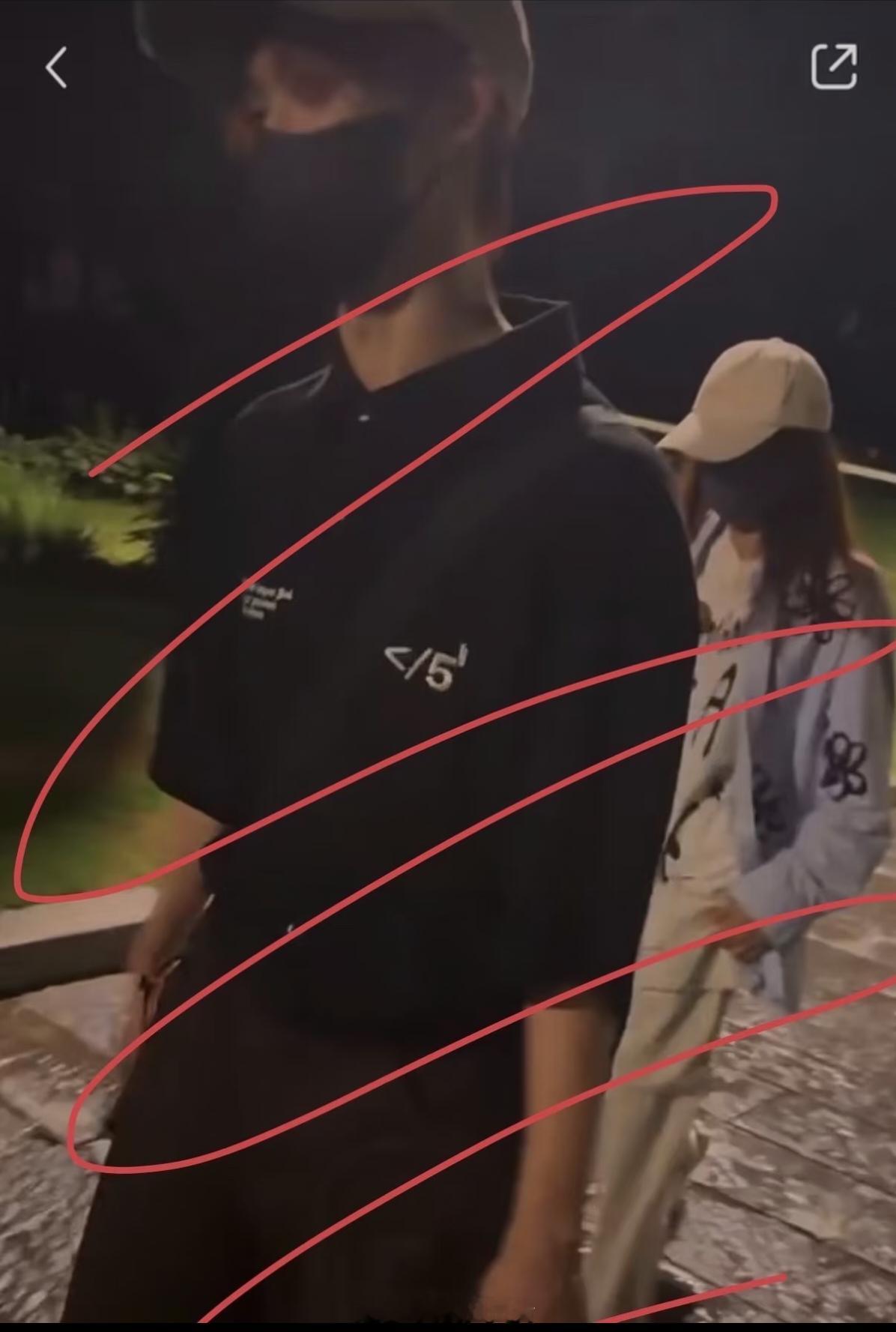 朋玉99 小情侣就是要共享衣橱呀 