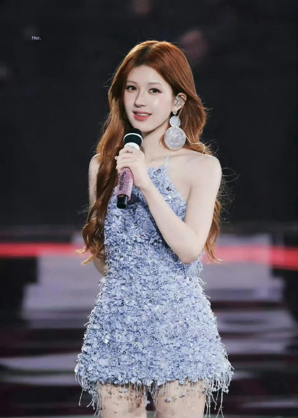 赵露思粉丝星光大赏转发排字，满满都是purple love 赵露思