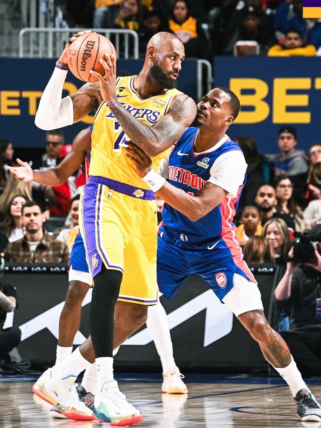 湖人9连胜被终结 湖人110-113不敌活塞，9连胜终结。东契奇32分，詹姆斯准