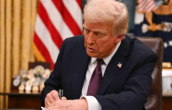 特朗普大清早发飙：出生公民权是给黑奴后代的，不是给中国人的。
 
当地时间3月3