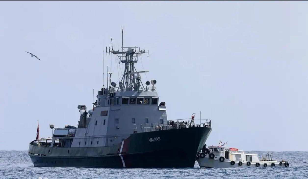 地中海悲剧：迷失航向的“死亡漂流”

22人渴死饿死，遗体被抛入海中

希腊海岸