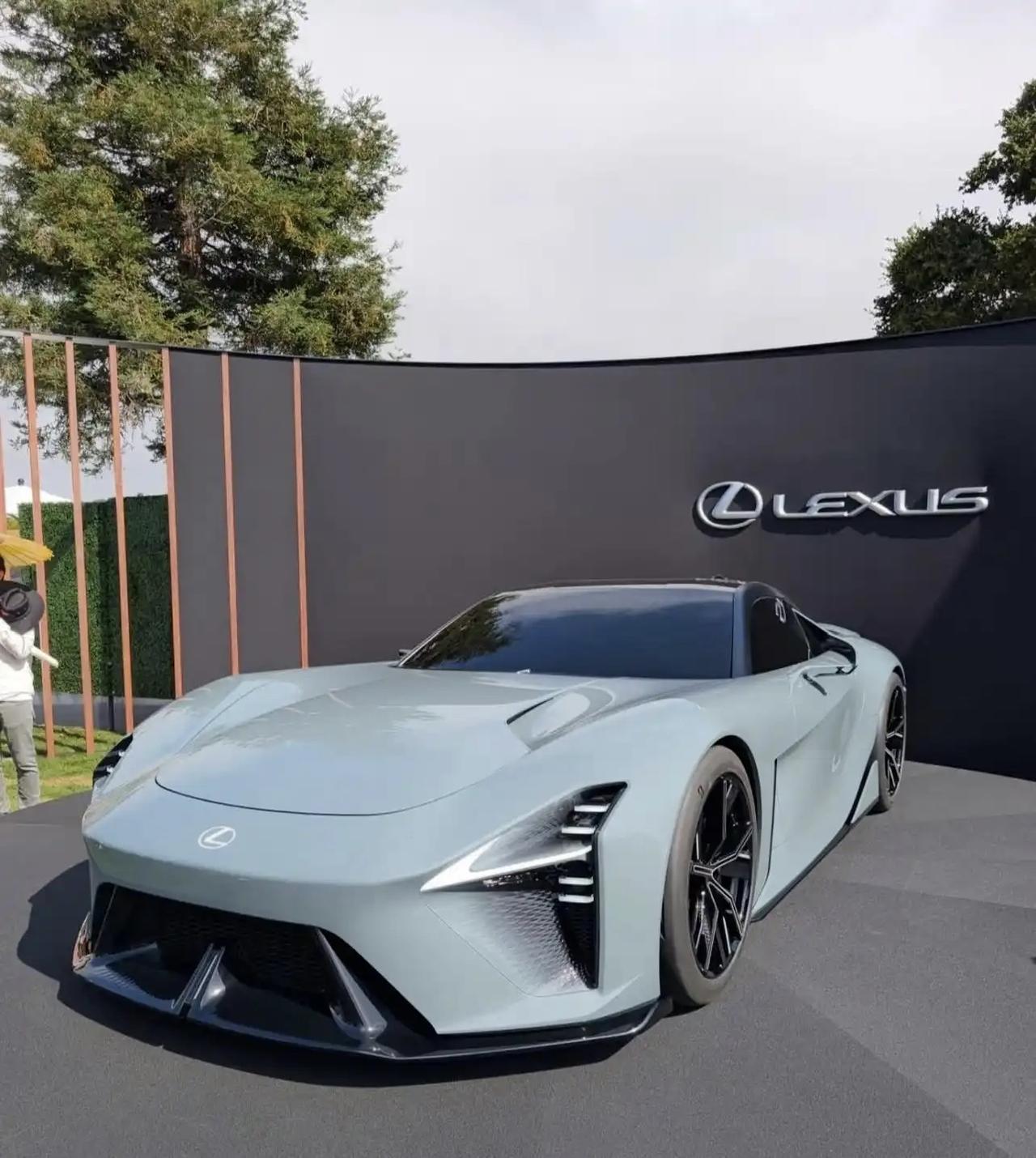 大家觉得雷克萨斯这款概念车怎么样？大概1200匹马力，也是一款纯电车，为什么长得