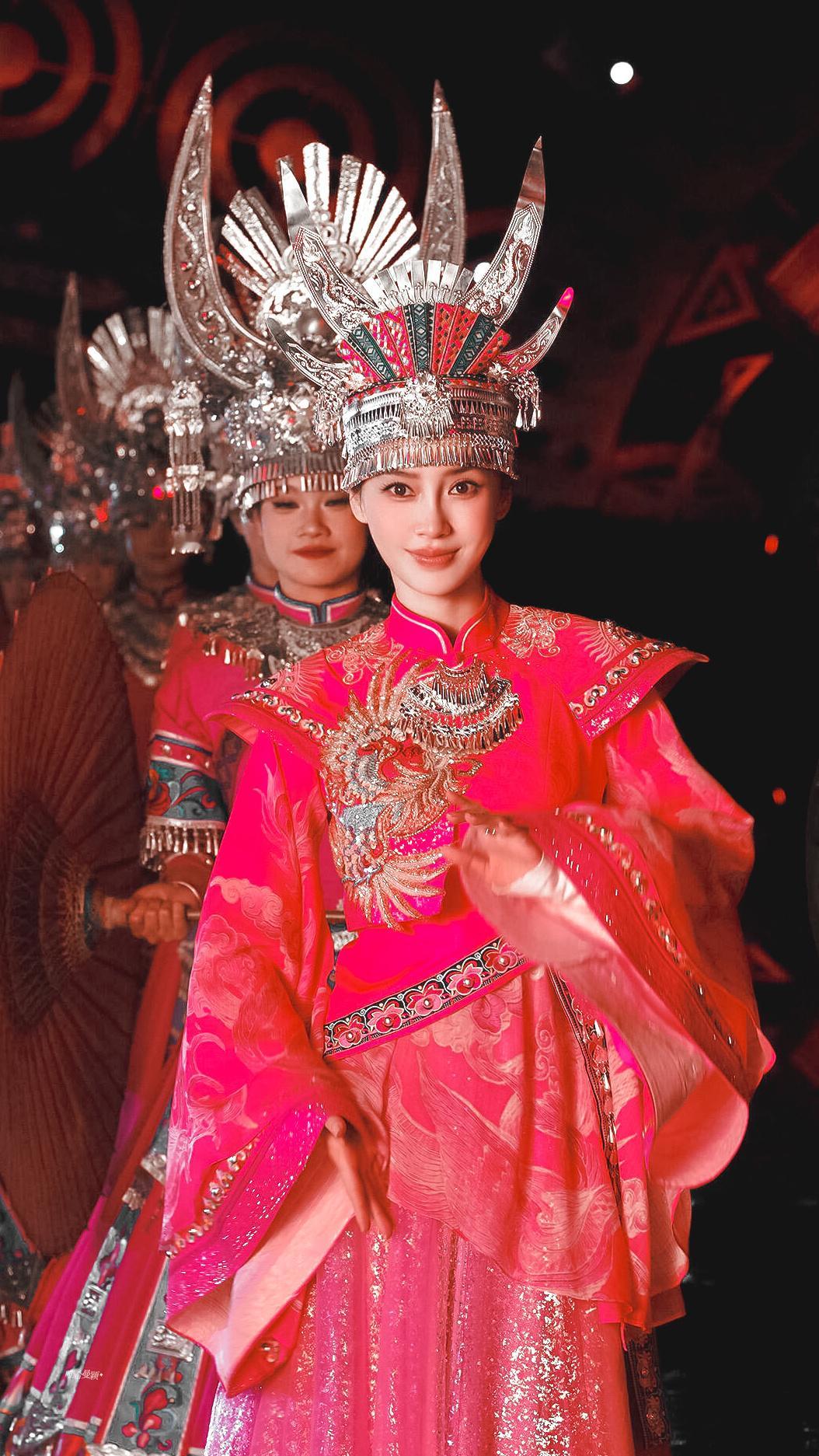 angelababy angelababy 喜欢不会淹没于汹涌人海 爱意浸透入岁