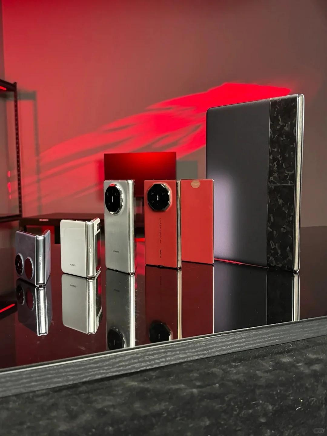 哪种折叠形态才是主流 横向内折是经过市场验证的从 2025 到 2026，份额一