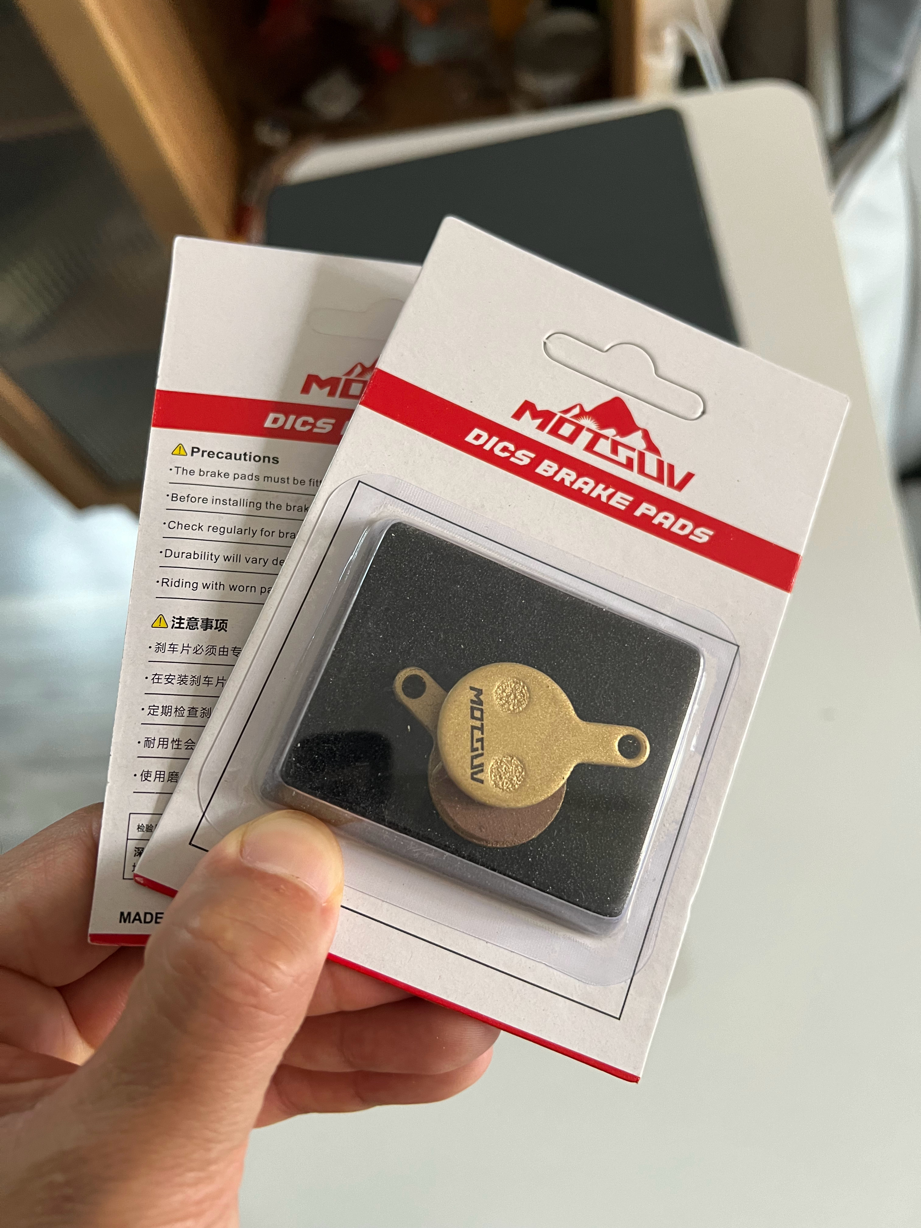 三万多的避震真心换不起，来点低成本改装车二十块钱的自行车刹车皮，那岂不是说来就来