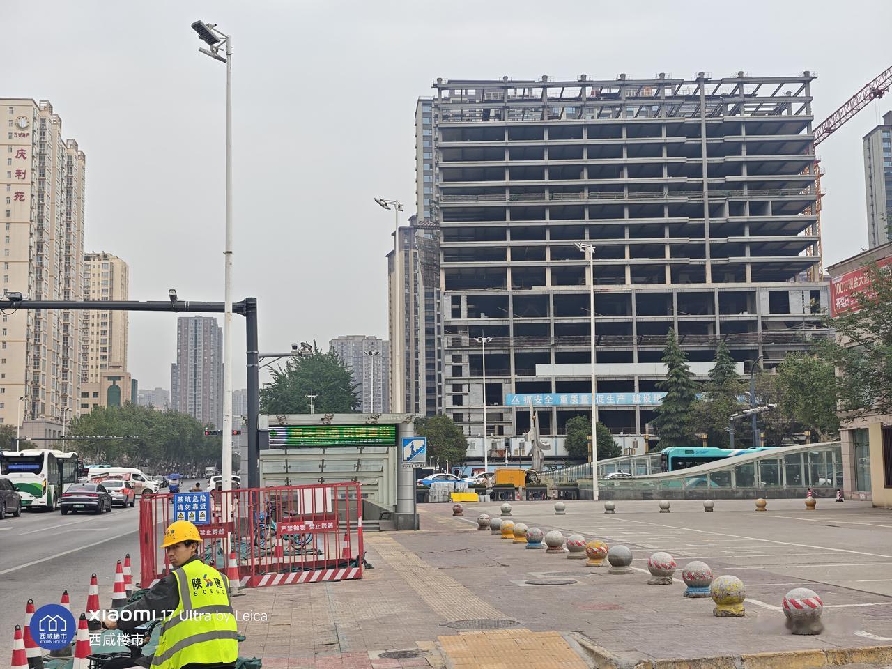 咸阳黄金十字路口，四个角角三个浪费！