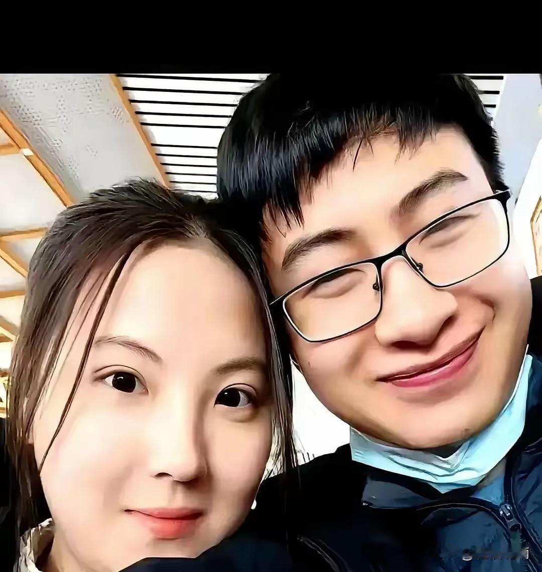 庞众望这事儿闹得，真是让人看清了人性的现实。
​​分手才半个月，女方前脚删光照片